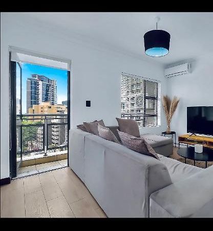 2 Bedroom 2 Bath Luxury - Sandton Cbd Johannesburg Exterior photo